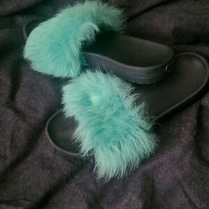 UGG furry slides 8